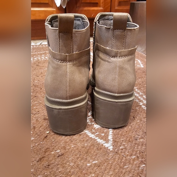 Little girls boots size 13 - Picture 4 of 5